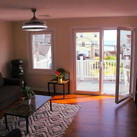 Cozy East Haven Apartment - Walk To Beach!